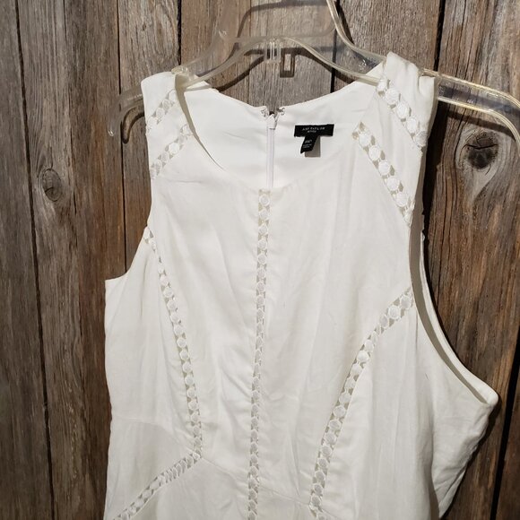 Ann Taylor 10P Sheath Dress White Linen Lace Trim Sleeveless Womens Knee Length - Picture 2 of 8